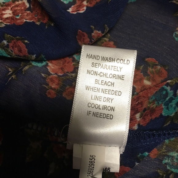 PONCHO Shark bite hem Floral wrap shawl or top laced at hem LG - Picture 8 of 8